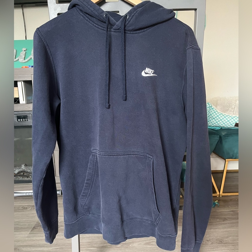 Nike hoodie size medium